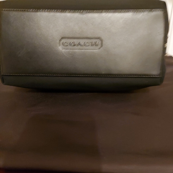Elegant Coach Mercer Handbag - Picture 13 of 13